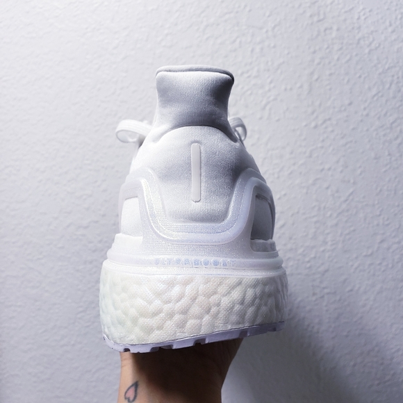🚫SOLD🚫 Adidas men's ultraboost 20 FW8721 Running Shoes - Picture 7 of 16